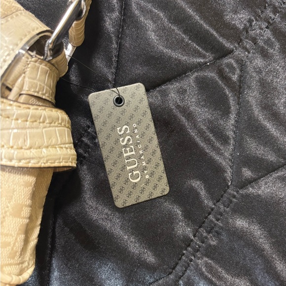 ✨ Guess Beige Studded Shoulder Bag ✨ - Picture 4 of 6